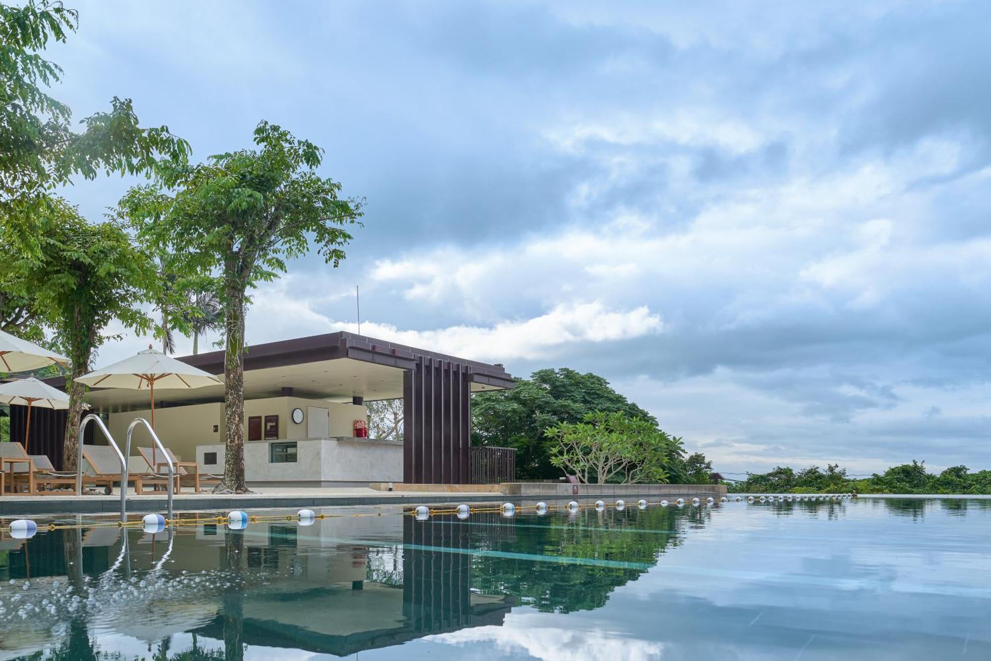 โรงแรมรอยัล เจียว ซี เจียวซี ภายนอก รูปภาพ The pool at the resort