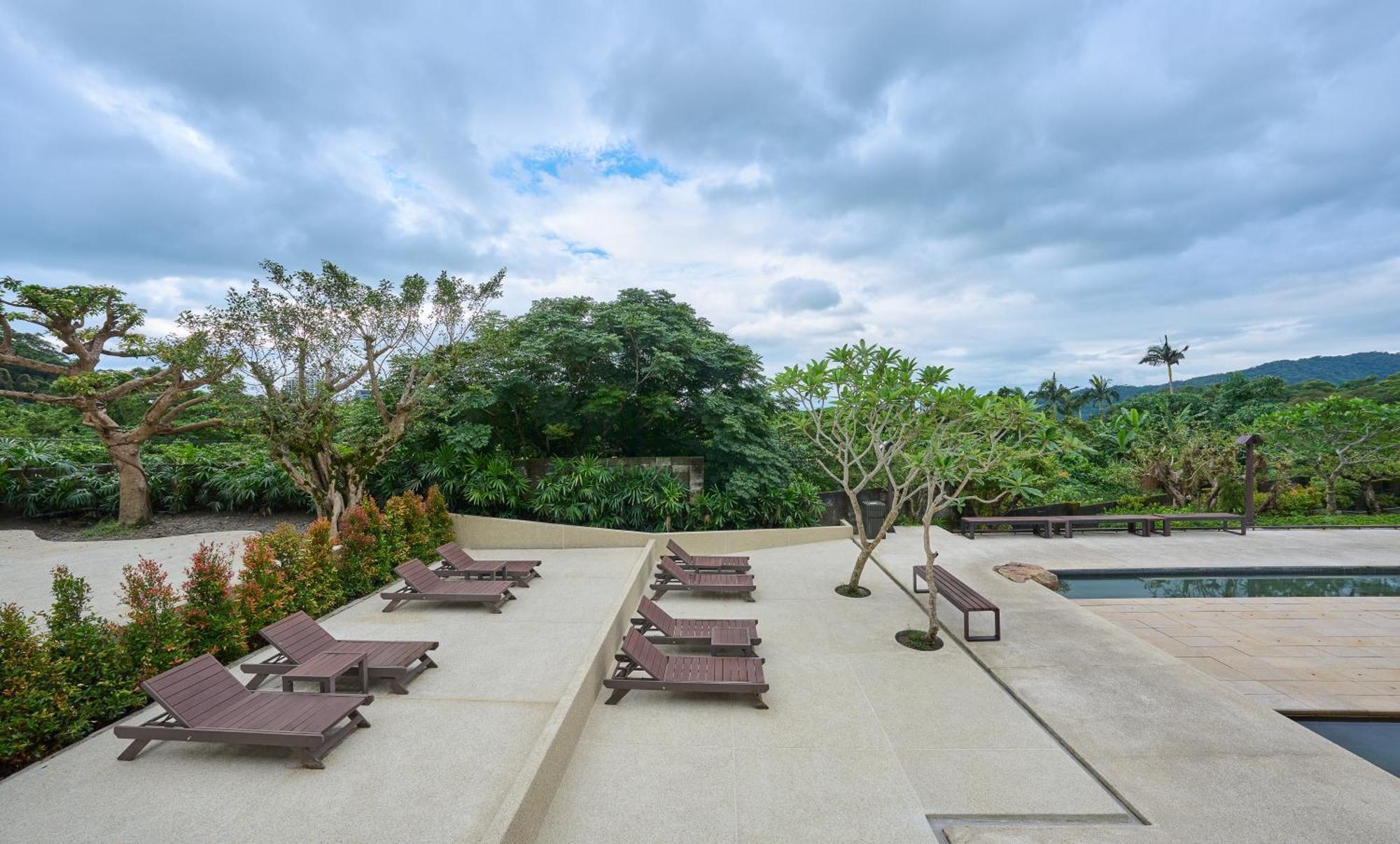โรงแรมรอยัล เจียว ซี เจียวซี ภายนอก รูปภาพ The resort's swimming pool