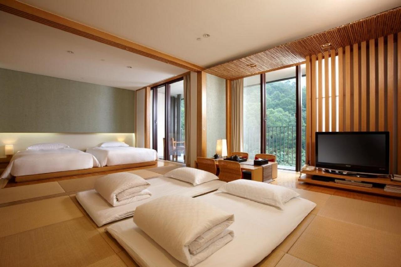 โรงแรมรอยัล เจียว ซี เจียวซี ภายนอก รูปภาพ A room at the hotel